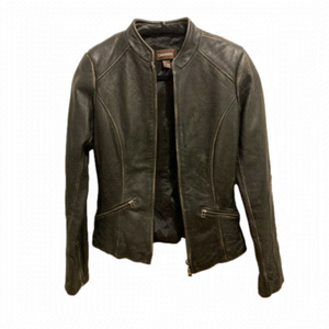 𝅺danier black leather jacket.